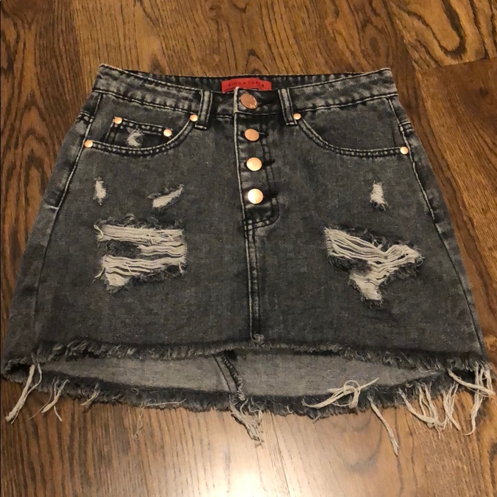 Light grey jean skirt!
